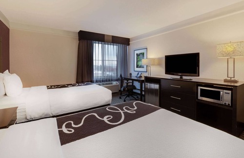Utica Hotel | La Quinta Inn & Suites by Wyndham Detroit Utica