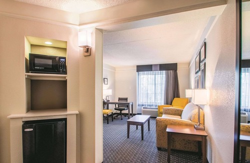 Sunset Heights Hotel | La Quinta Inn & Suites by Wyndham Orem University Pwy/Provo