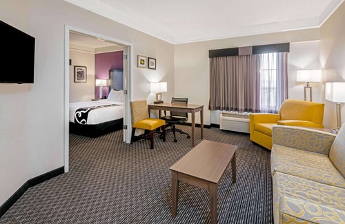 Sunset Heights Hotel | La Quinta Inn & Suites by Wyndham Orem University Pwy/Provo