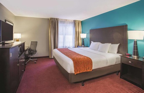 O'Fallon Hotel | La Quinta Inn & Suites O'Fallon - St Louis