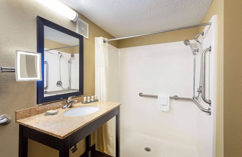 Summersville Hotel | La Quinta Inn & Suites Summersville/New River National Park