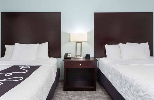 Bonita Shores Hotel | La Quinta Inn & Suites by Wyndham Bonita Springs Naples N.