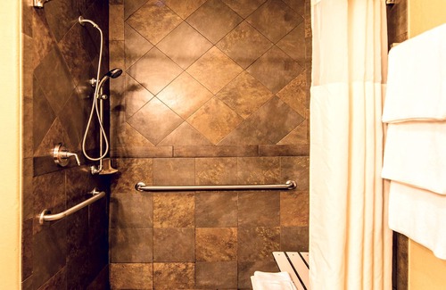 Marble Falls Hotel | La Quinta Inn & Suites by Wyndham Marble Falls