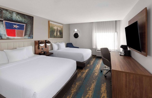 Forest Crest Hotel | La Quinta Inn & Suites By Wyndham San Antonio At The Rim