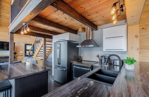 Saint-Joseph-de-la-Rive Ski Chalet | La Réserve des Éboulements spa