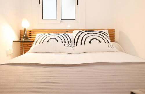 El Raval Apartment | La Rambla - Catalonia Square Apt 4BD-2BTH