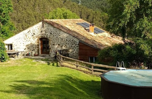 La Penne House | La Rena, self-catering barn, bikers and horse riders welcome. Sleeps 2-8