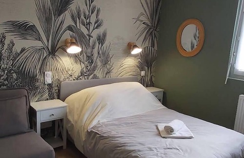 Conde-sur-Noireau Hotel | La renaissance
