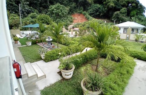 Baie Ste Anne Hotel | La Residence D'Almee Guesthouse