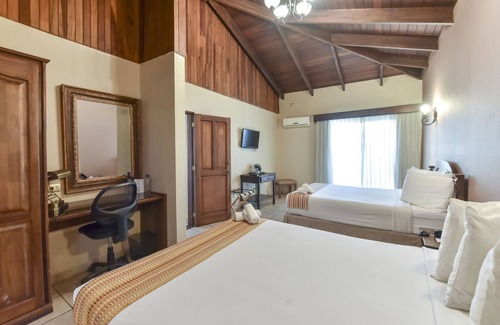 San Antonio de Belen Hotel | La Riviera Hotel B&B