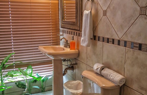 San Antonio de Belen Hotel | La Riviera Hotel B&B