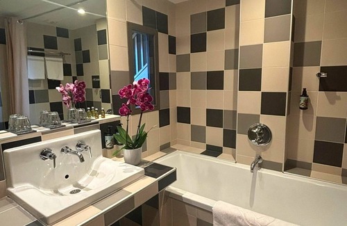 Yvoire Hotel | La Riviera Victoria