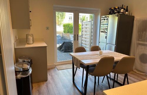 Earlsfield House | La Rochelle - Earlsfield near Wimbledon, Clapham, Waterloo