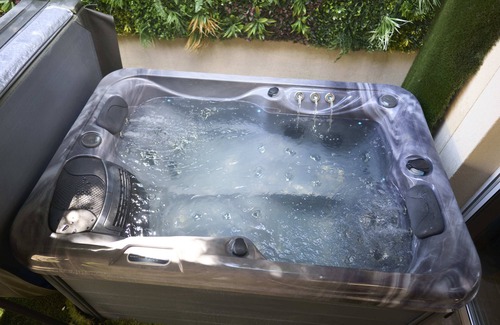 Arnouville House | La Romance Room - Jacuzzi | Cinema | Sauna