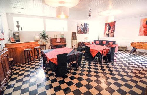 Lodeve House | La Roseraie