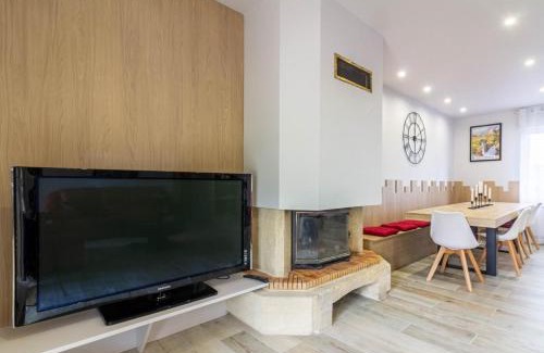 Loucrup House | La Roseraie