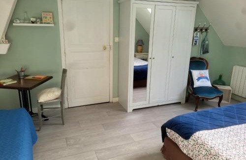 Neuville-de-Poitou Bed & Breakfast | La Roseraie