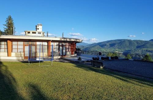 La Batie-Neuve House | La Rotonde des Grânes