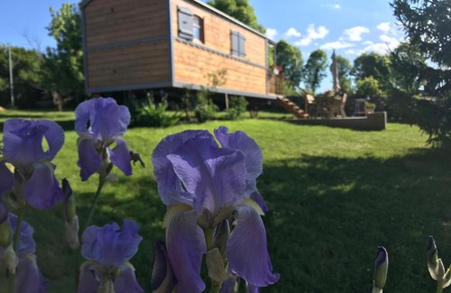 Coltines House | La roulotte au fond du pré
