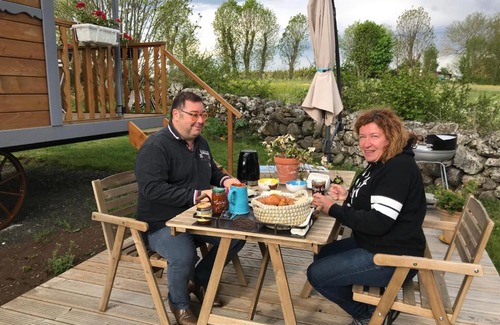 Coltines House | La roulotte au fond du pré