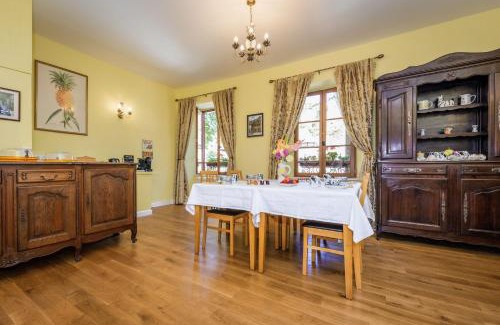Segur-le-Chateau Bed & Breakfast | La Ruche Chambres d'hôtes