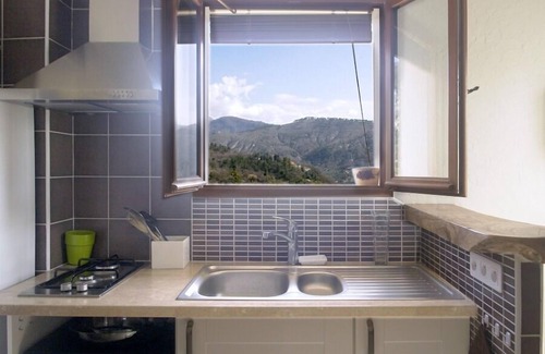 Coaraze Cottage | LA RUCHE ET L OLIVIER Charming cottage between sea and mountain