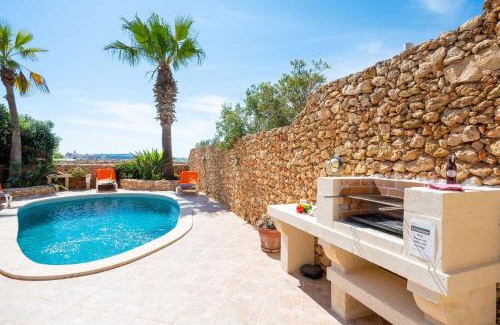Xaghra House | La Rustica Holiday Home