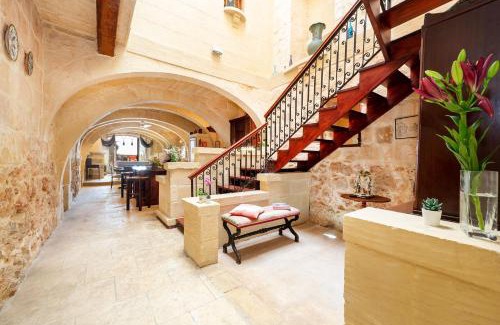 Xaghra House | La Rustica Holiday Home