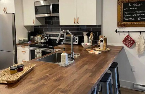 Chelsea Apartment | La Rüstik - Chic 2 bedroom Home away from Home