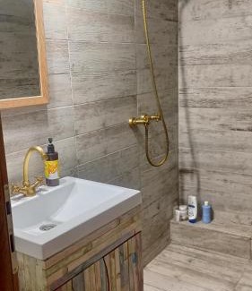 Carasova Cabin | La sălaşul fermecat în Cheile Carasului