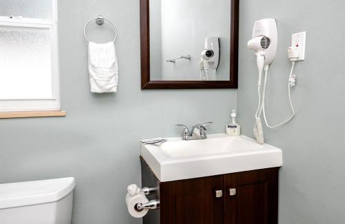North Hyde Park House | La Salle Guest House