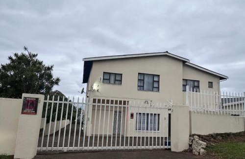 Manaba Beach House | La Same Homestead