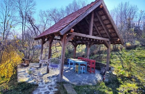 Bertea House | La sat, a Romanian traditional house built from natural materials