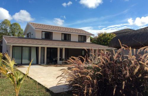 Black River Villa | La Savane