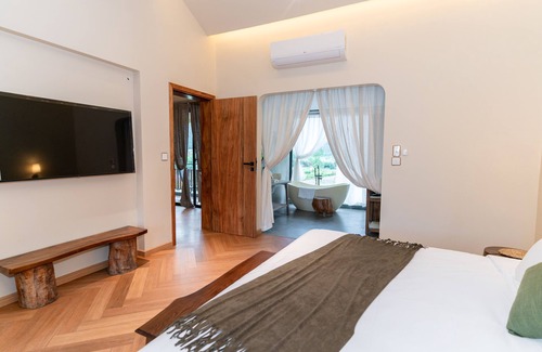 Hoa Lu Hotel | La Sen Village