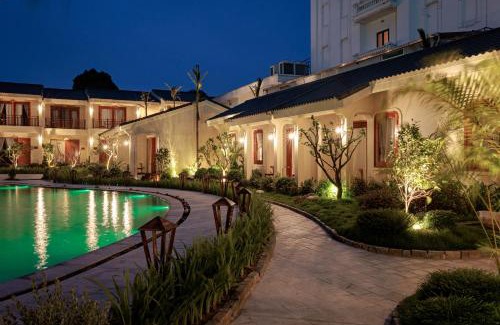 Hoa Lu Resort | La Sen Village