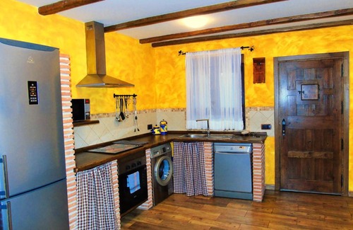 Tamajon House | La Senderuela