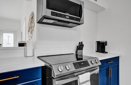 Ives Estates House | La Serre Miami Home & Private Pool Near Aventura Mall
