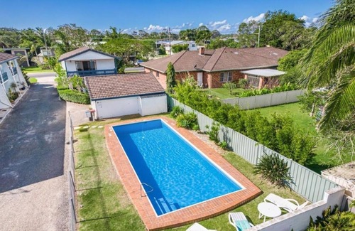 Iluka Apartment | La Sirena, jetty, pool, boat ramp, boat parking.