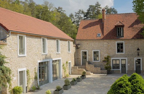 Saint-Hilaire House | La Source by The Oasis House is a large, welcoming home for families or friends.