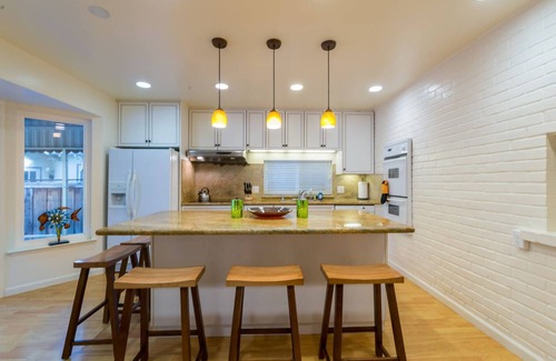 Barron Park House | LA: Spacious + Comfortable in Palo Alto