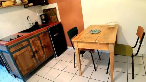 Les Ancizes-Comps Apartment | LA STATION 710 Gîte insolite entre Sioule et Sancy