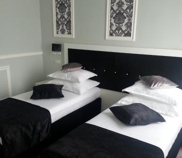 Pitesti Hotel | La Strada Boutique Villa