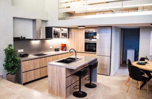 Pefki House | La Strada executive suite