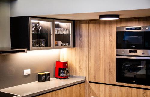 Pefki House | La Strada executive suite