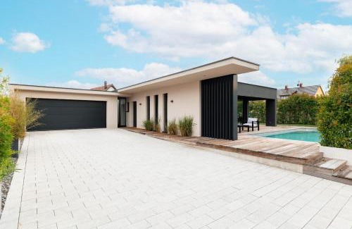 Sainte-Croix-en-Plaine Villa | La Sublime villa avec piscine