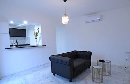 Tavernes Apartment | La Suite - Loft Spa - Love room in green Provence