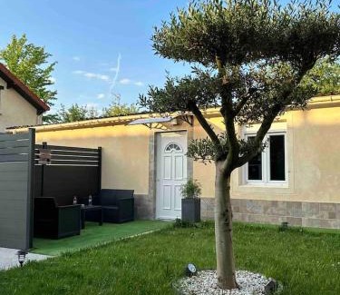 Tremblay-en-France House | La Suite Sun Set