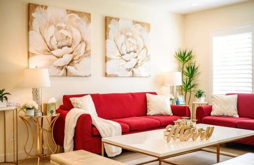 Hacienda Heights Bed & Breakfast | LA Sunny House beautiful yard 7 rooms 4 bathrooms Near Disneyland & Hollywood & Downtown