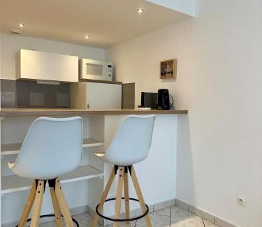 Saint-Pierre - Rene II - Bonsecours Apartment | La Tannière - 4 à 6 personnes - Lit KingSize - Proche Gare